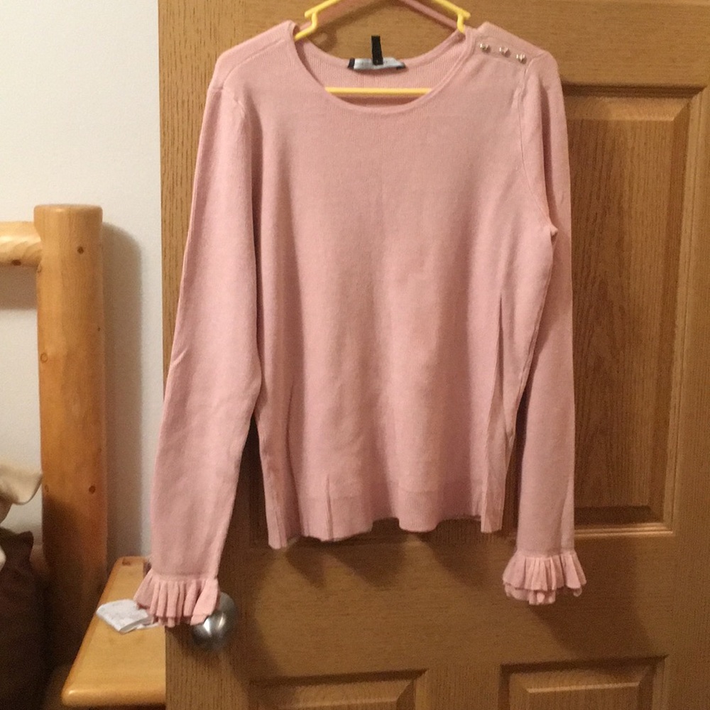 Long sleeve With flared sleeves!